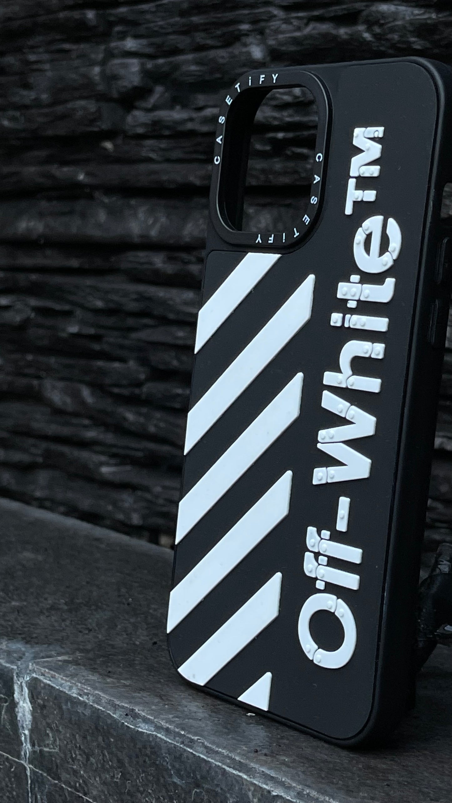 Off White Black & White