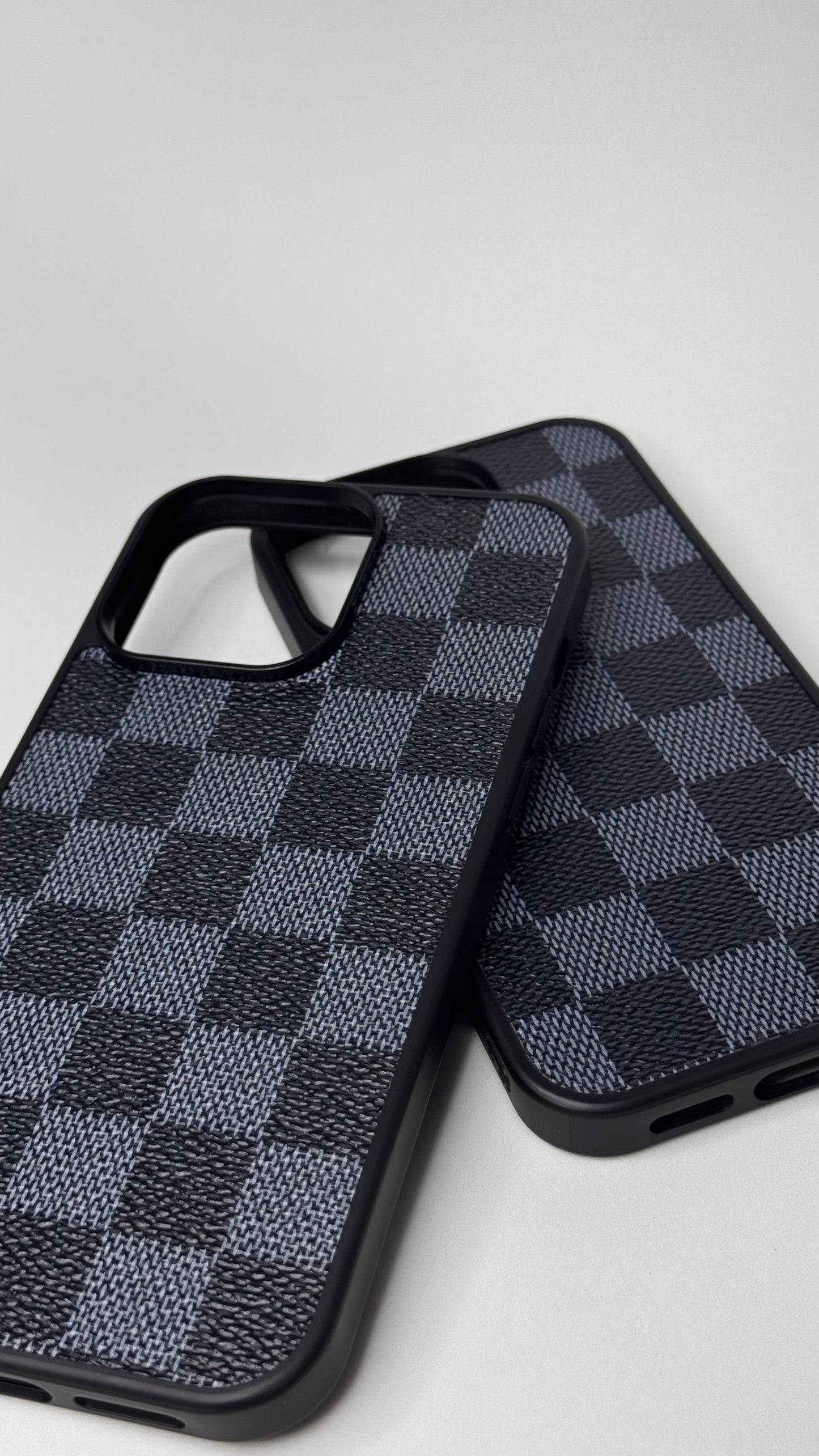 LV cuadros negros
