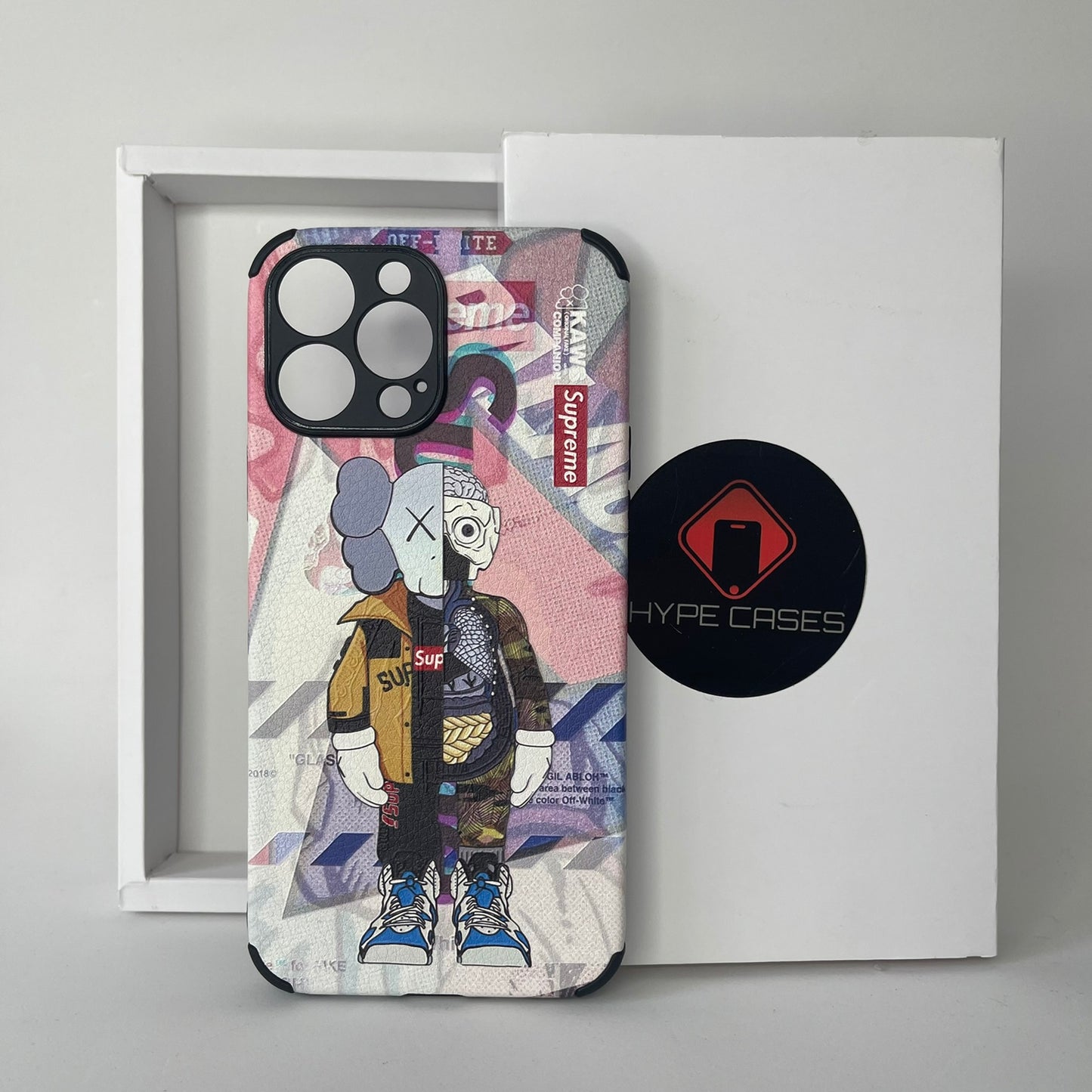 Kaws x Supreme rosa