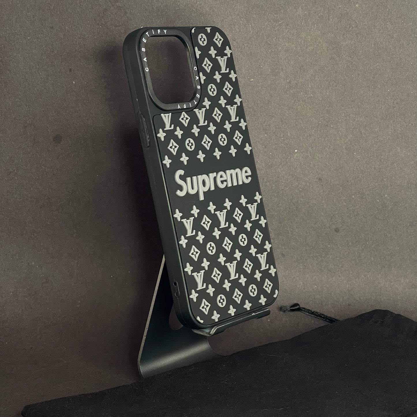 Supreme X LV black